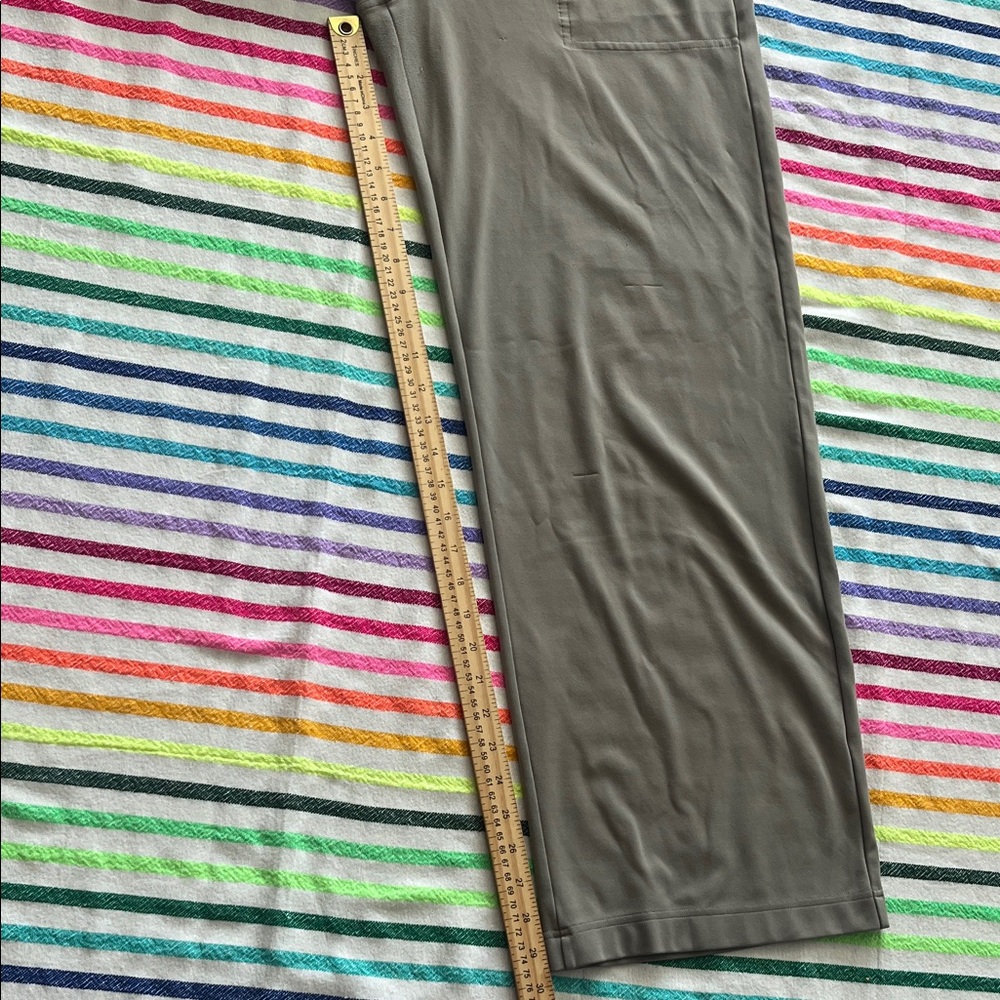 Athleta Stylish Gray Wide-Leg Pants - Picture 15 of 15